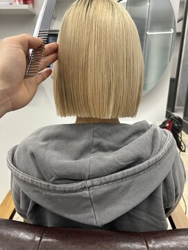 ジュベ(juve.) 【juve.】切りっぱなしボブ/ボブスタイル/ブロンドヘアー