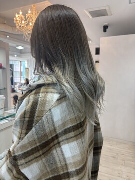 グラデーションカラー×グレージュカラー×上大岡駅近く