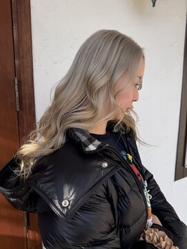 リンダ Linda ホワイトブロンド　ブリーチ