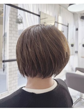 ルピナス(Lupinus) まとまりの良い美シルエットショートボブ