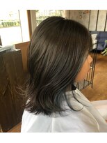 エイチ ヘアーデザイン(h Hair Design) インナーカラーブルーアッシュ