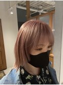 ピンクベージュ