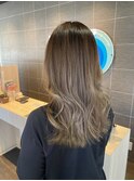 ベージュ 白髪ぼかしハイライト
