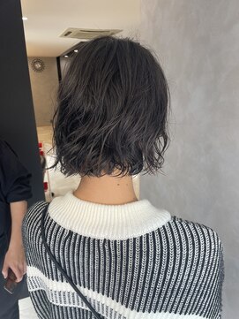 アトラス(ATLAS) ショートバング×ゆるパーマ