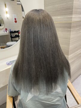 ラビス クローバー(Lovis clover) 魅力倍増カール/セミディ/シアーカラー/ショートヘア/姫カット