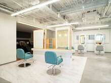 エルサ(Elsa)の雰囲気（明るい店内[髪質改善/縮毛矯正/アディクシーカラー/韓国/ボブ]）