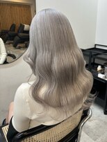 ドットハリス(.Hallis)&nbsp;ホワイトシルバー/レイヤーカット/髪質改善