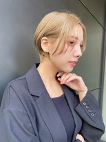 トルネード(TORNADO) 外国人風ショート ベージュ ハンサムショート くびれ t1228