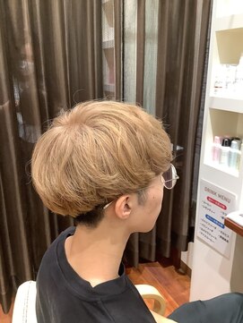 美容室ヒラトヤ 都南店 クリームベージュマッシュ刈り上げツーブロックツートンカラー