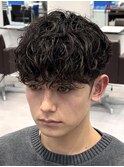 刈り上げツーブロックショートスパイラルパーマビジネス黒髪