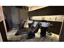 トップヘアー 総社駅南店(TOP HAIR)の雰囲気（落ち着いた雰囲気でリラックスできるシャンプーブース）