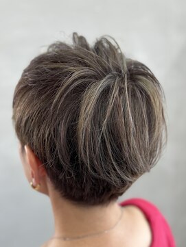 レヴィア(REVIA) 白髪ぼかしハイライトブリーチミルクティーベージュ