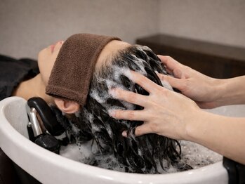 STAGE ヘッドスパ＆髪質改善の写真/【江坂駅3分】極上の贅沢ヘッドスパで日常の疲れをリフレッシュ！［ヘッドスパ/髪質改善/縮毛矯正］