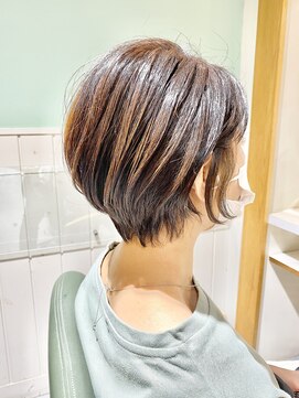 ネオリーブカフ 鶴ヶ峰店(Neolive caff) 丸みショート　手ぐしで完成　オイルスタイリング　束感　艶感