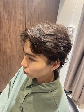 バーバーカズ(barberKAZU) 白人風強めセンターパーマ