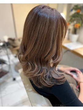 クレア本厚木(CREA) 【chii】細め白髪ぼかしハイライトカラー