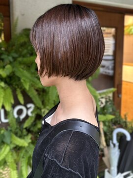 スクエアウーノ 博多(SQUARE＊UNO HAKATA) ショートボブ　20代30代　アッシュグレー　丸みボブ　艶感