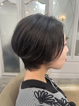 レガーレ(Legare) 秋冬オススメ首元スッキリショートスタイル