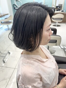 アッシュ 下北沢店(Ash) バッサリカットフェミニンボブ