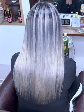 ブレイズヘアー(BLAZEhair) 【コントラスト強め】ホワイトバレイヤージュ×ブリーチ２回