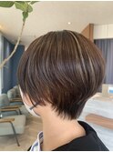 大人可愛い小顔ショートボブ前下がりショートハイライト
