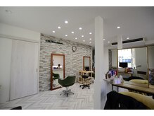 エムジーエム アンド レア(MGM and lea)の雰囲気(店内写真)