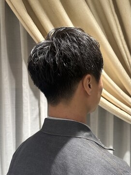 清潔感のある大人の刈り上げショート