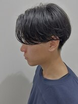 ヒュイル バイ ニアウ(Hwyl by Niau)&nbsp;MEN’S HAIRセンターパートスパイラルパーマニュアンスパーマ