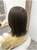 オリーブベージュ