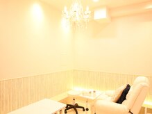 ネイル個室は明るい雰囲気づくりにこだわりを・・・