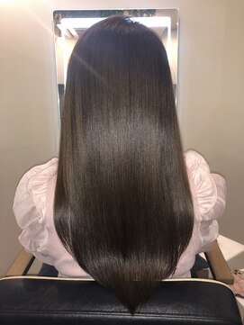 アールサロン アオヤマ(Rr SALON AOYAMA) プラチナミネコラストレート