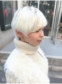 ケアブリーチのダメージレスホワイトカラーで韓国風マッシュ