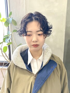 テトヘアー(teto hair) センターパート ショートパーマ 刈り上げ