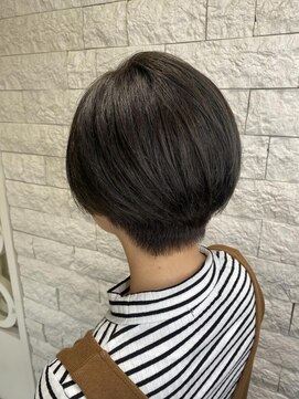 ラヴリア カミツ(LOVERIA KAMITSU) ハンサムショート刈り上げ