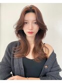 大人気！韓国風くびれロングヘア　センターパート小顔効果も抜群