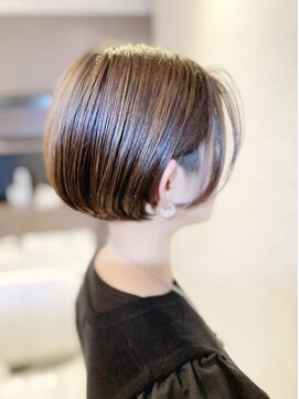 ミスグランディーヴィラス(Miss Grandee VILLAS) 大人刈上げ丸み耳掛けショート20代30代40代