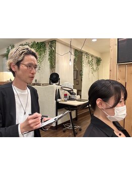 「似合う」だけでなく「扱いやすい」まで叶えるスタイル提案。毎朝が楽しくなるヘアデザインを。