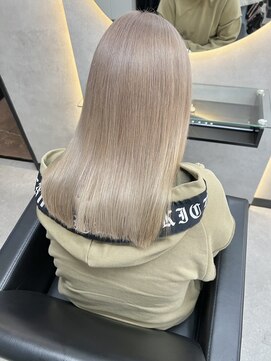 ルノン(LUNON) イメチェンヘアスタイルホワイトブロンド外ハネボブ美髪のススメ