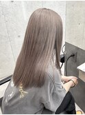 シルバーグレージュ/ストレートヘア