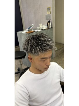 フライ 東通り店(Frei) ホワイトメッシュ×ツイスト