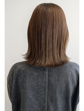 ヨロ(YoLo.) 外ハネミディアムボブ 担当 内迫