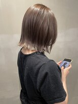 セブンベルベット(7 Velvet)&nbsp;切りっぱなしボブ/グレージュカラー【福岡聖容】