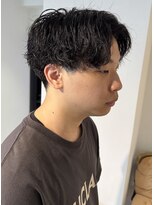 インアンドヤング 栄(in&yang) センターパートスパイラルツイスト
