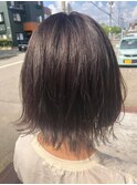外巻き仕上げのボブスタイル