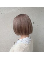 ココン(cocon)&nbsp;ミルクティーベージュ/ブリーチ/ダブルカラー/ボブ/ショート