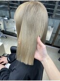 ホワイトベージュ
