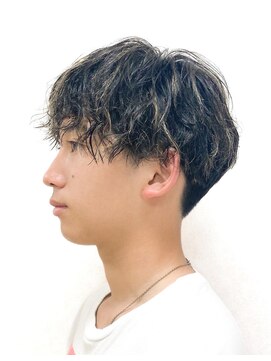 黄ぐまくん美容室 メンズ　ランダムパーマ