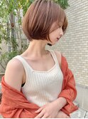 丸っこいシンプルで飽きのこないノーブルさが魅力的