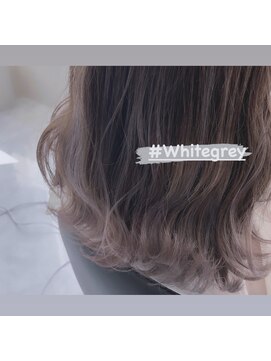 エフ(F) White☆Grey