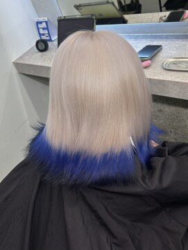 いろあそび 八王子 ホワイトベージュとブルーな狐